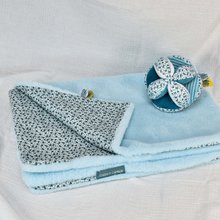 Alvókendők DouDou - Szenzoros labdácska a csecsemő érzékszerveinek fejlesztésére Yoca le Koala Doudou et Compagnie csörgővel15 cm 0 hó-tól_0