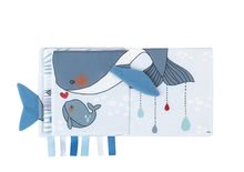 Hračky nad postieľku - Textilná knižka veľryba The Sad Calf Activity Book Kaloo s krúžkom pre najmenších od 0 mesiacov_2