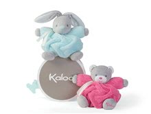 Za dojenčke - Plišasti zajček Plume Chubby Kaloo 18 cm v darilni embalaži za najmlajše sivo-moder od 0 mes_3
