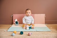 Hrázdičky a hracie podložky  - Hracia podložka pre rozvoj zmyslov bábätka Stimuli Kaloo nastaviteľná prenosná s oblúkmi pre zavesenie hračiek od 0 mes_11