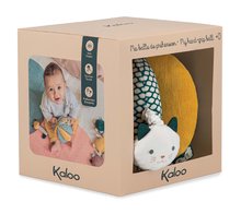Spielzeuge über das Kinderbett - Plüschball mit einer Katze zur Entwicklung der Feinmotorik des Babys Hand-grip Ball Stimuli Kaloo gelb 13 cm ab 0 Monate K971601_2