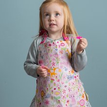 Zástery pre deti -  NA PREKLAD - Delantal para niños Flora's Garden Apron ThreadBear con jardín de flores Con una capa de protección de 3-6 años_2