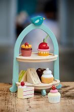 Drevené kuchynky -  NA PREKLAD - Tienda de madera Birdie Afternoon Tea stand Tender Leaf Toys con postres y sándwiches_2