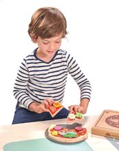 Drewniane kuchnie - Drewniana Pizza Party Tender Leaf Toys z 6 chrupiącymi kawałkami i 12 artykułami spożywczymi_1