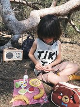 Spielküchen aus Holz - Holzset für einen Ausflug Little Bear's Picnic Tender Leaf Toys mit Tasche und Lebensmitteln_2