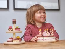Bucătării de jucărie din lemn - Tort de ciocolată din lemn Chocolate Birthday Cake Tender Leaf Toys 6 felii cu 6 lumânări pe farfurie_1