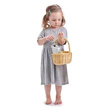 Bucătării de jucărie din lemn - Coș din lemn cu lalele Wicker Shopping Basket Tender Leaf Toys ciocolată limonada cașcaval și alte alimente_2