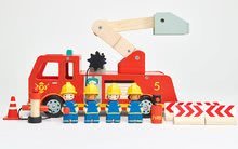 Leseni avtomobili - Leseni gasilski avto Fire Engine Tender Leaf Toys s funkcionalno ploščadjo in 4 gasilci ter dodatki_3