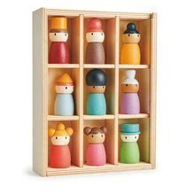 Jucării pentru dezvoltarea abilitătii copiiilor - Hotel din lemn Happy Folk Hotel Tender Leaf Toys cu 9 figurine în camere_3