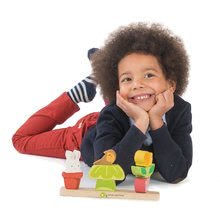 Jucării pentru dezvoltarea abilitătii copiiilor - Puzzle din lemn grădinar Garden Stacker Tender Leaf Toys 8 cuburi formate de la 18 luni_1