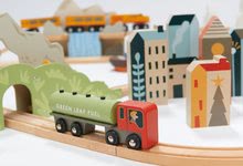Dřevěné vláčky a vláčkodráhy - Dřevěná vláčkodráha vysokohorská Mountain View Train Set Tender Leaf Toys cesta kolem světa přes města a hory 58 dílů a doplňky_3