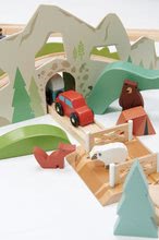 Dřevěné vláčky a vláčkodráhy - Dřevěná vláčkodráha vysokohorská Mountain View Train Set Tender Leaf Toys cesta kolem světa přes města a hory 58 dílů a doplňky_15