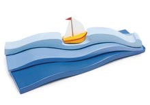 Jouets didactiques en bois - Océan en bois Blue Water Tender Leaf Toys avec trois vagues et un bateau_0