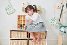 Detský drevený nábytok - Drevená skrinka so zajačikom Bunny Storage Unit Tender Leaf Toys so 4 odkladacími košmi z úpletu_1