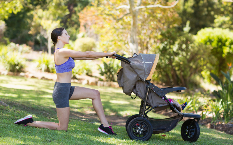 Stroll fit-ul este un mod de antrenament asemănător cu antrenamentul cu bebe în scoică.