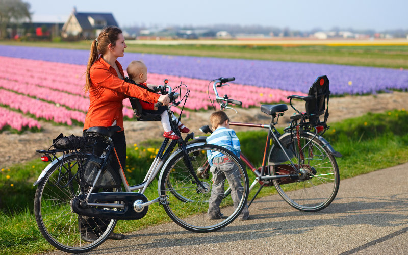 Excursie cu copiii cu bicicleta