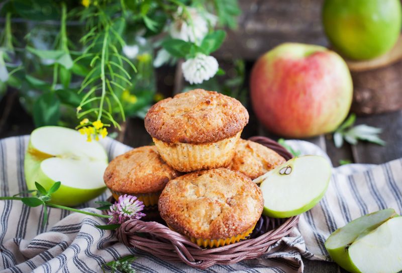Jabolčno skutini muffini