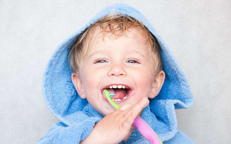 Mlečni zobki otroci