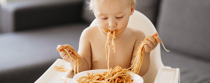 Noua tendință în hrănire: Ați auzit deja de baby-led weaning?