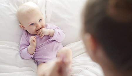 Beszédfejlődés a születés utáni első hónapokban