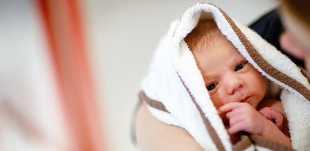 Čo je novorodenecká žltačka a treba sa jej báť?